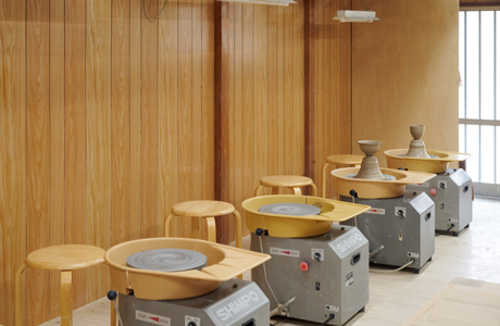 東山工房本店内観